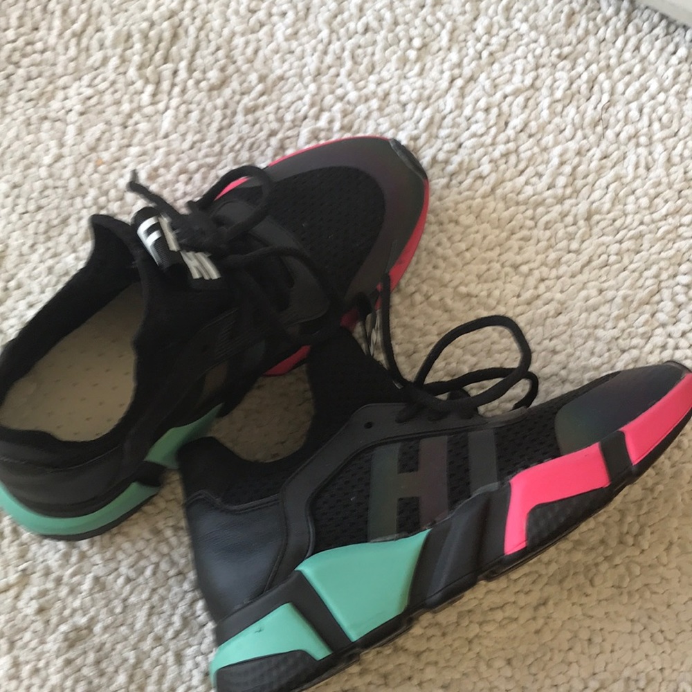 Athletic shoes. Size 6.5.